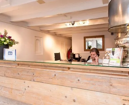 Short Group Rijksmuseum View Serviced * Amsterdam