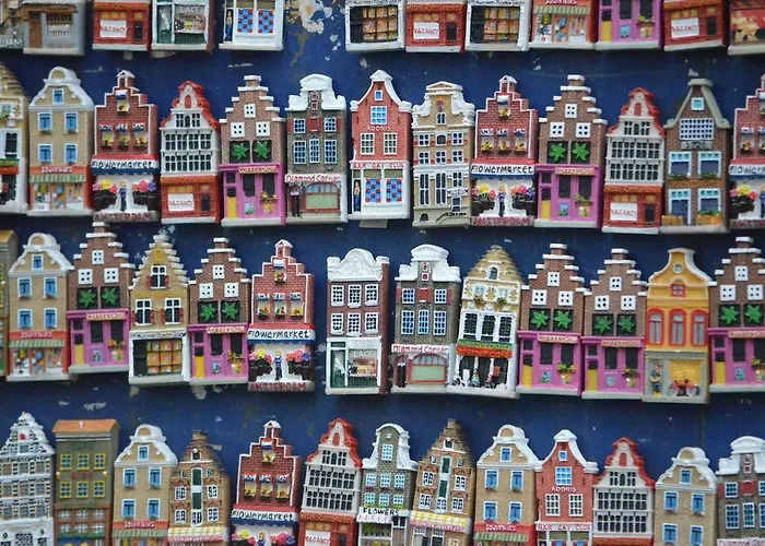 Short Group Rijksmuseum View Serviced