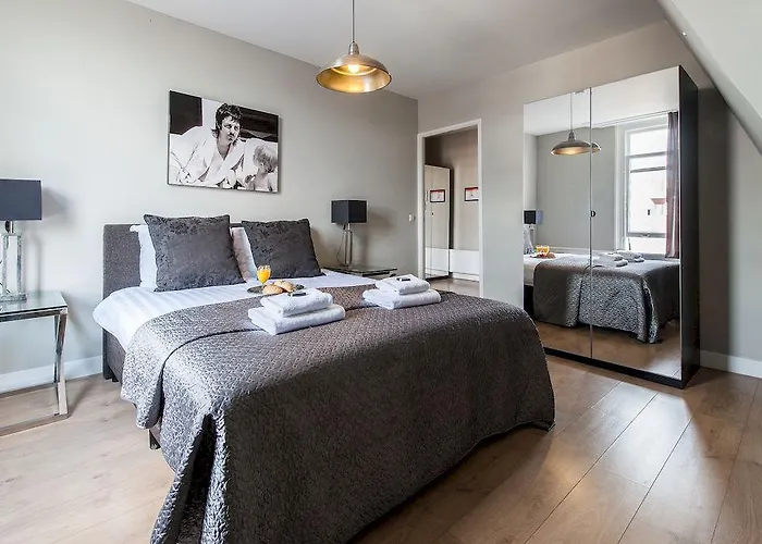 Апартаменты Short Group Rijksmuseum View Serviced