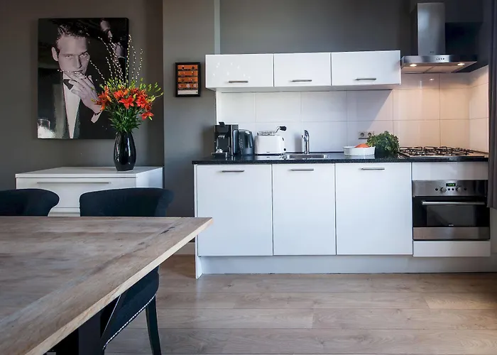 Short Group Rijksmuseum View Serviced Апартаменты *