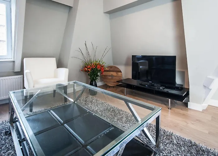 Short Group Rijksmuseum View Serviced Апартаменты *